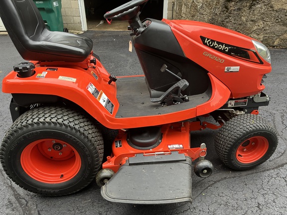Used 2024 Kubota GR2120 Lawn & Garden Tractors at Koenig Equipment in Urbana, OH - Photo4