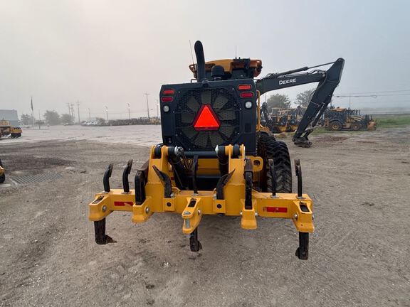Photo of 2024 John Deere 772G