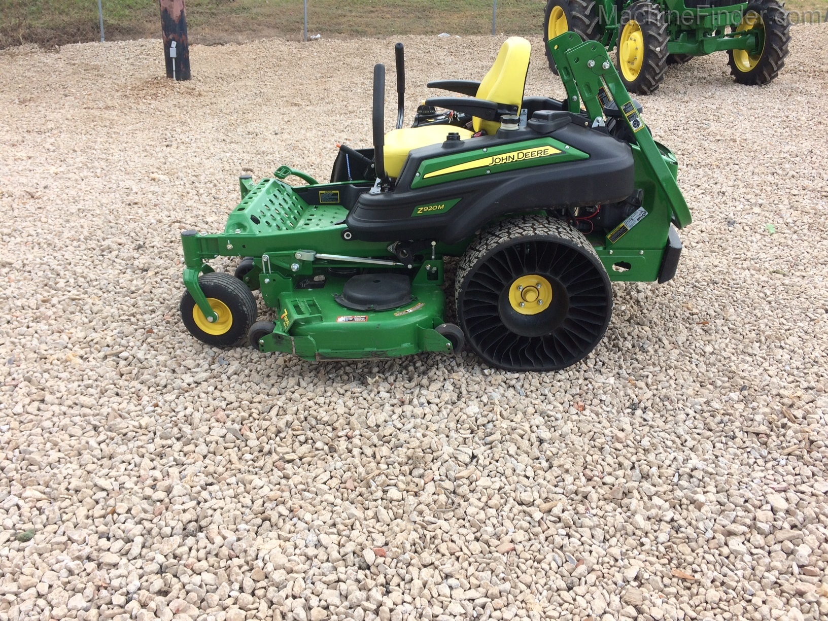 2020 John Deere Z920M Image 2