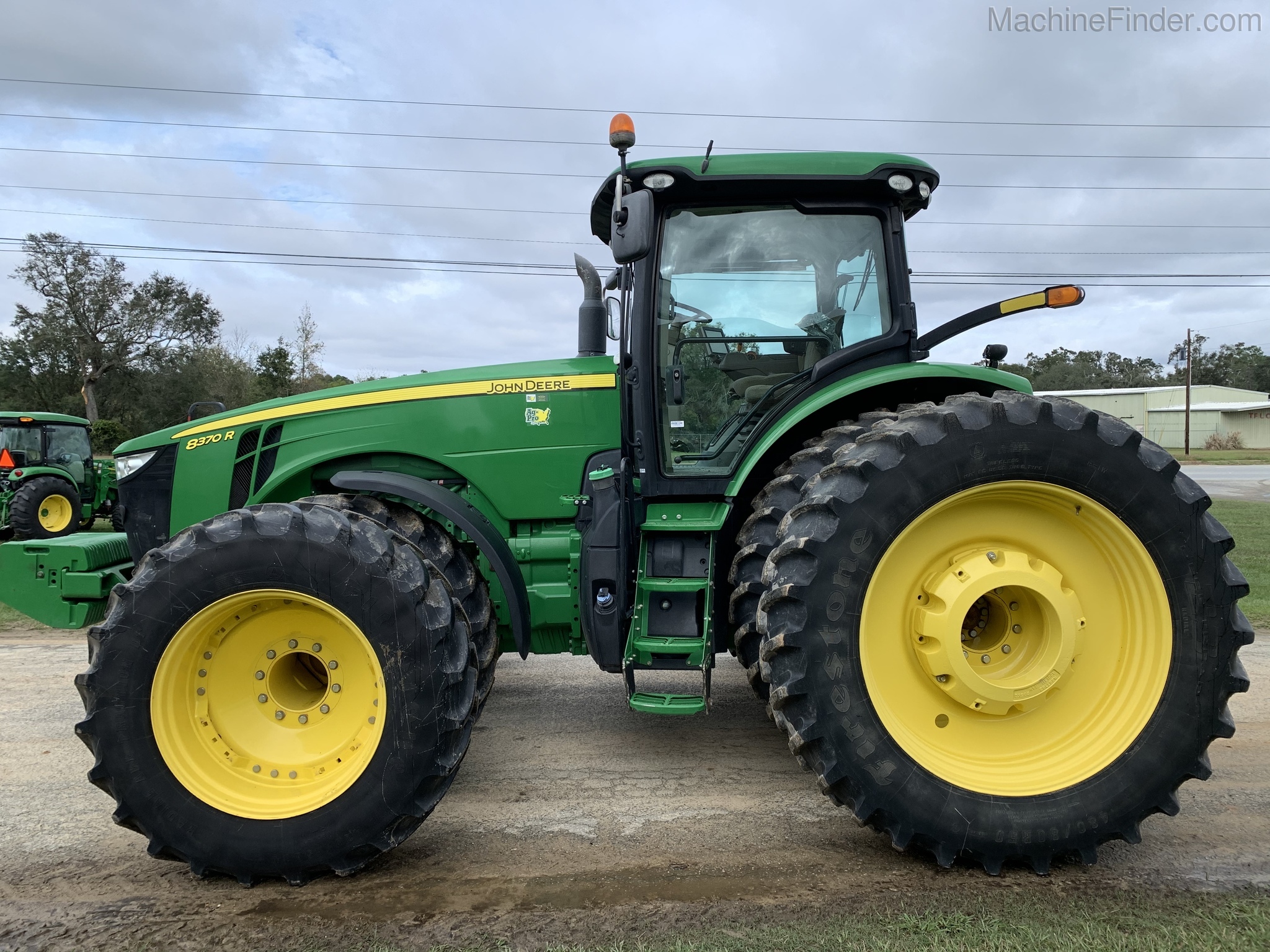 2016 John Deere 8370R Image 7
