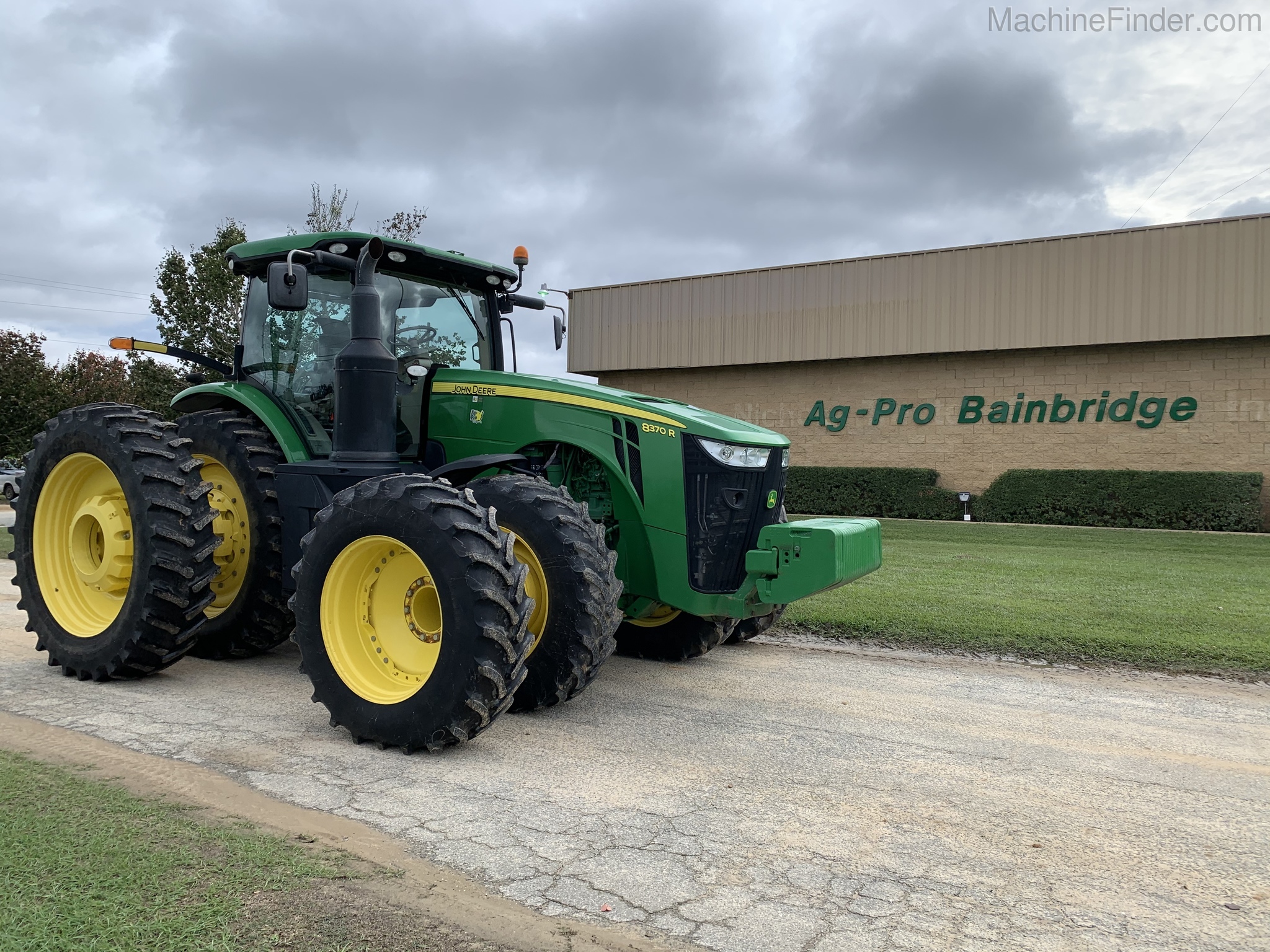 2016 John Deere 8370R Image 1