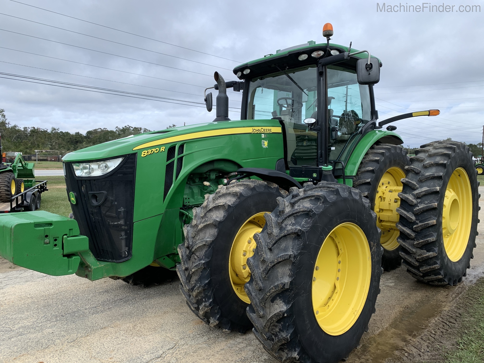 2016 John Deere 8370R Image 4