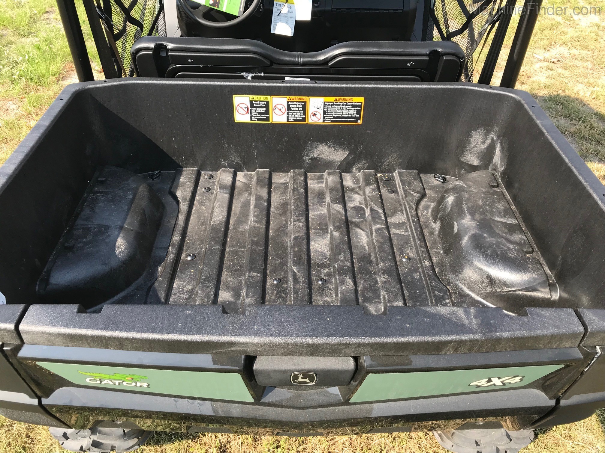 2020 John Deere 590E Image 8