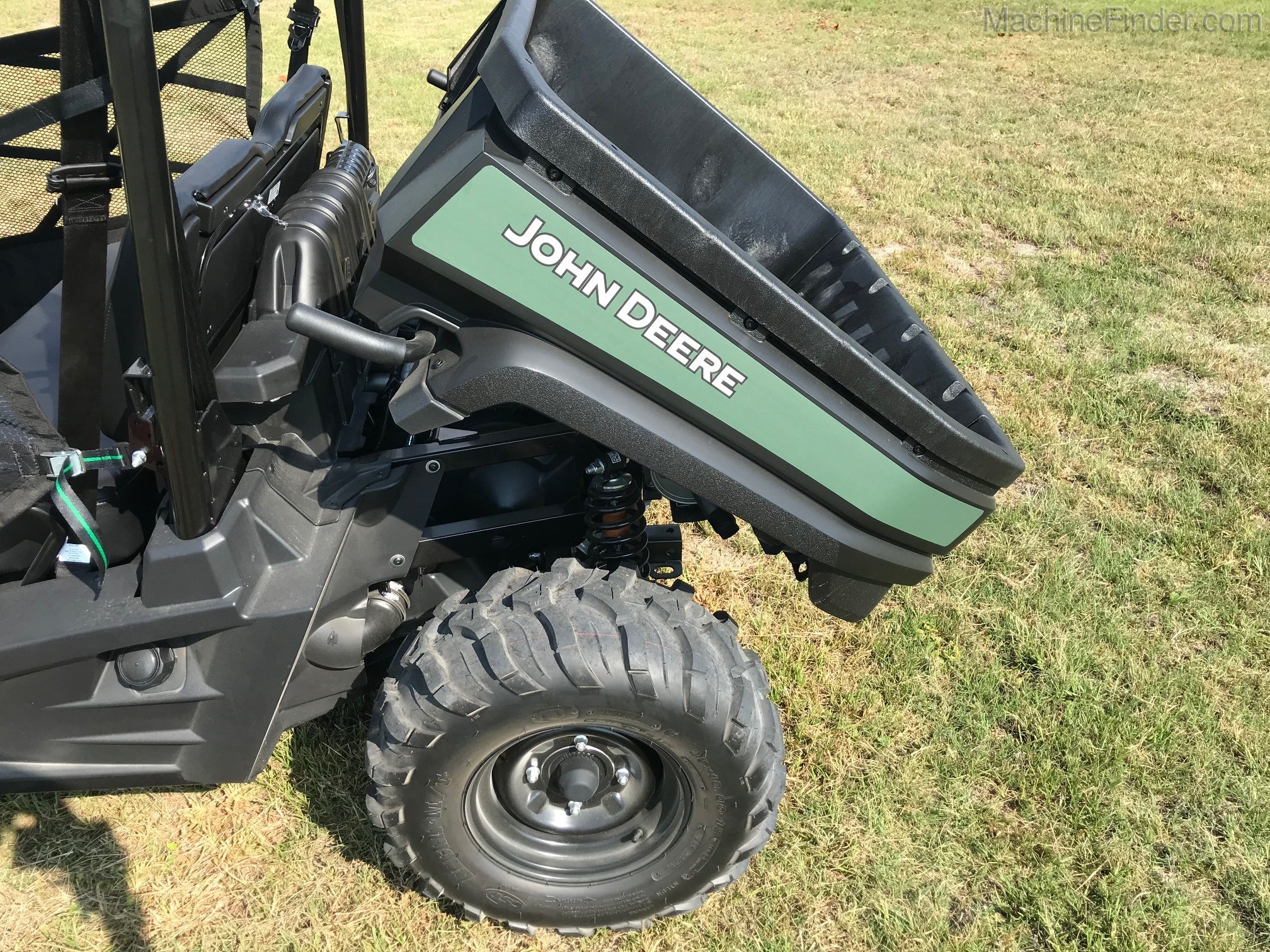 2020 John Deere 590E Image 9