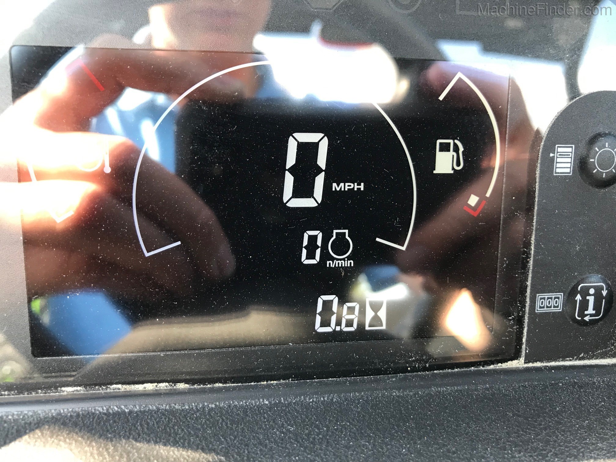 2020 John Deere 590E Image 15