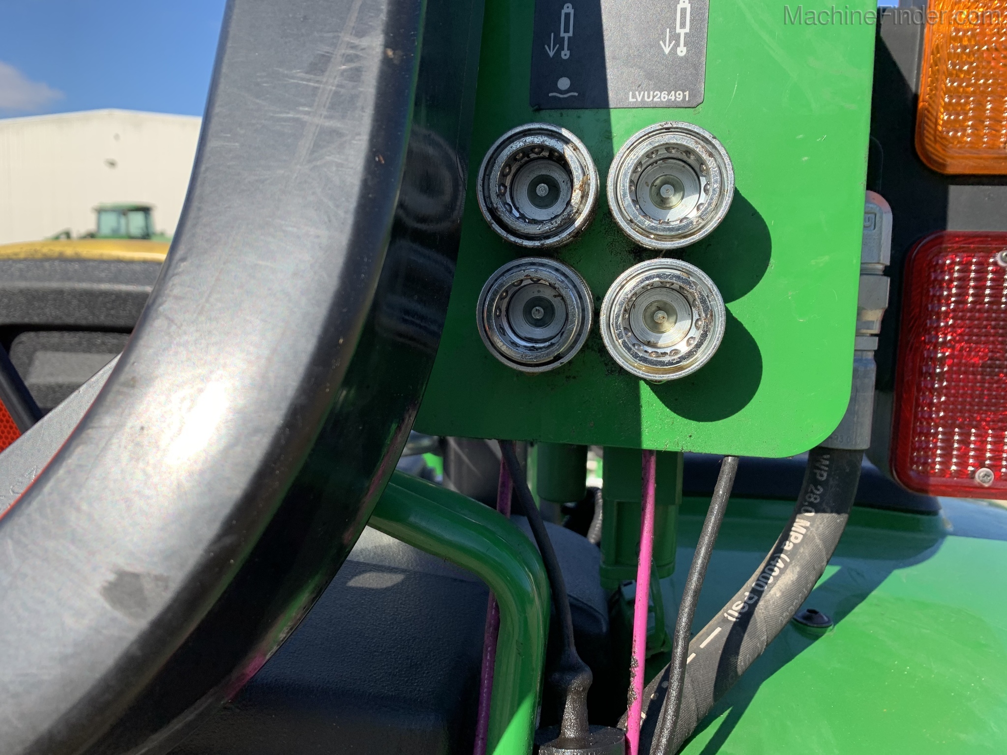 2017 John Deere 4066M Image 5