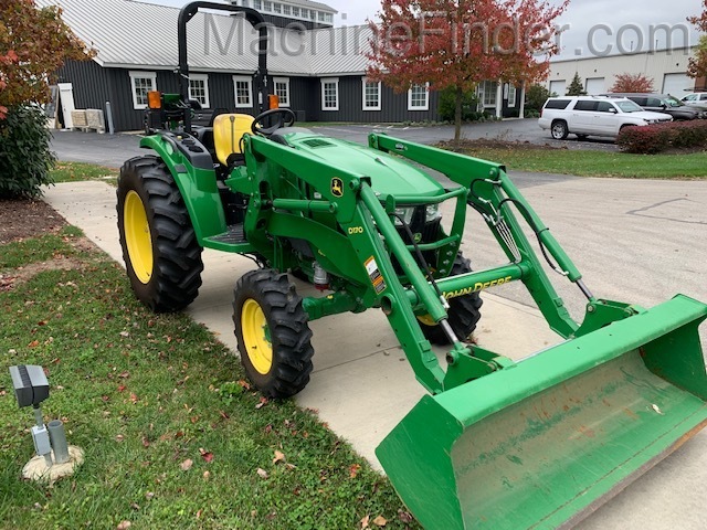 2017 John Deere 4066M Image 3