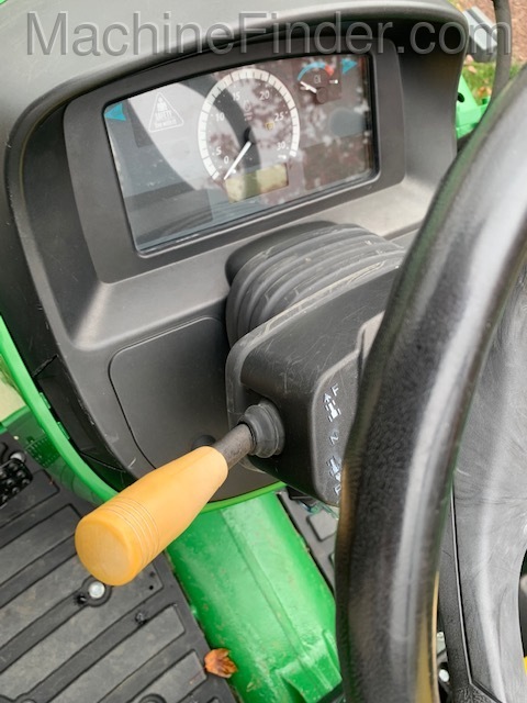 2017 John Deere 4066M Image 10