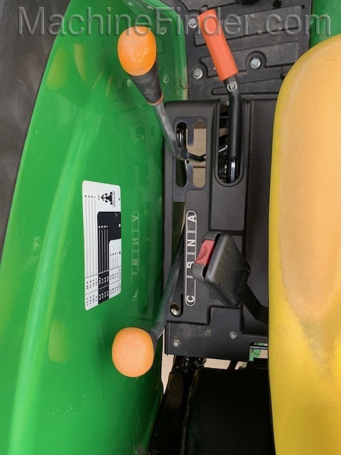 2017 John Deere 4066M Image 11