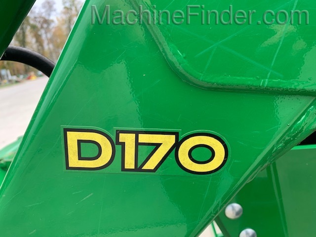 2017 John Deere 4066M Image 12
