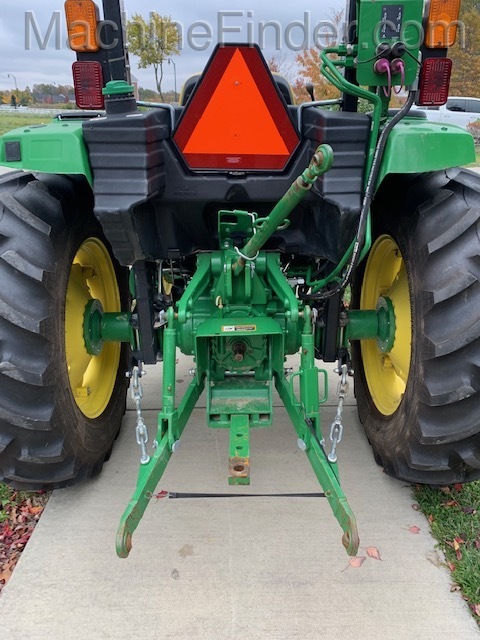 2017 John Deere 4066M Image 13