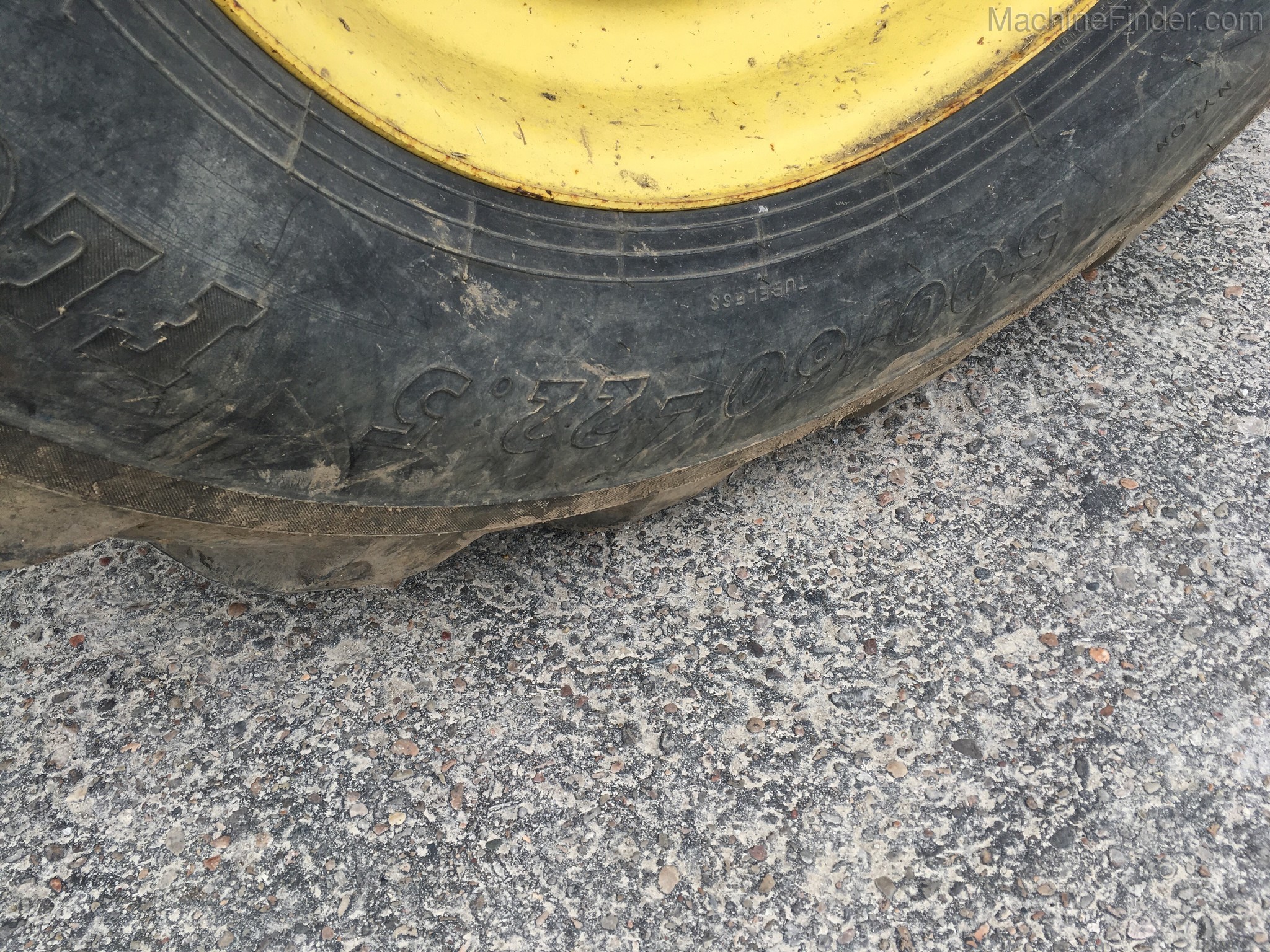 1998 John Deere 6850 Image 10