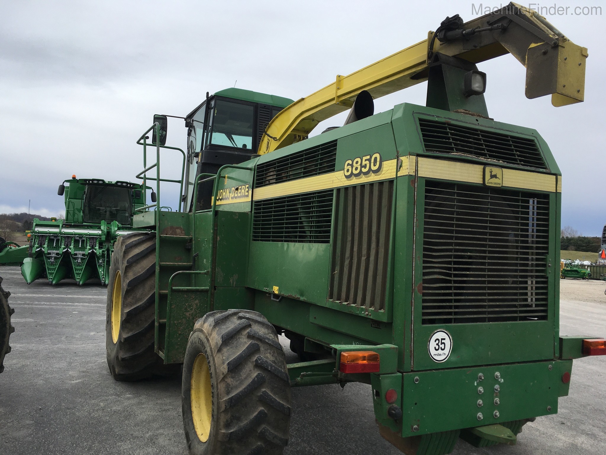 1998 John Deere 6850 Image 5