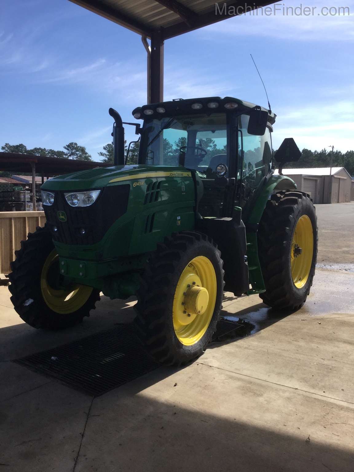 2018 John Deere 6145R Image 3