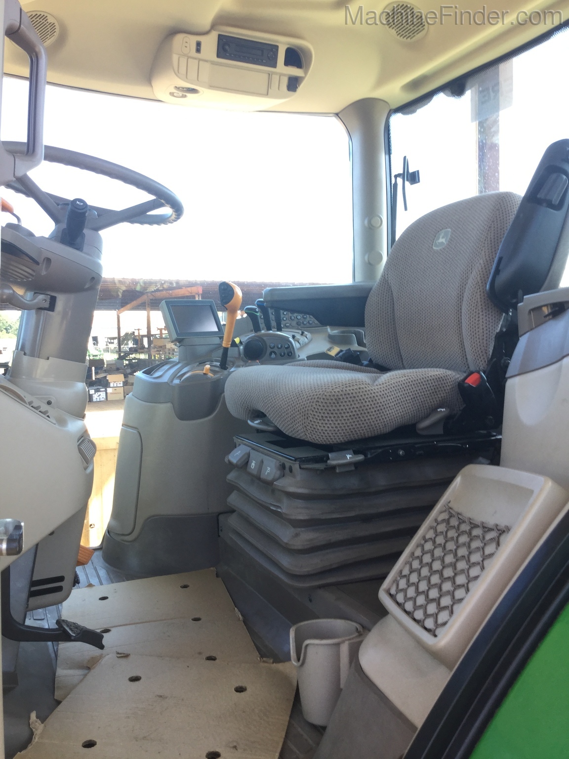 2018 John Deere 6145R Image 8
