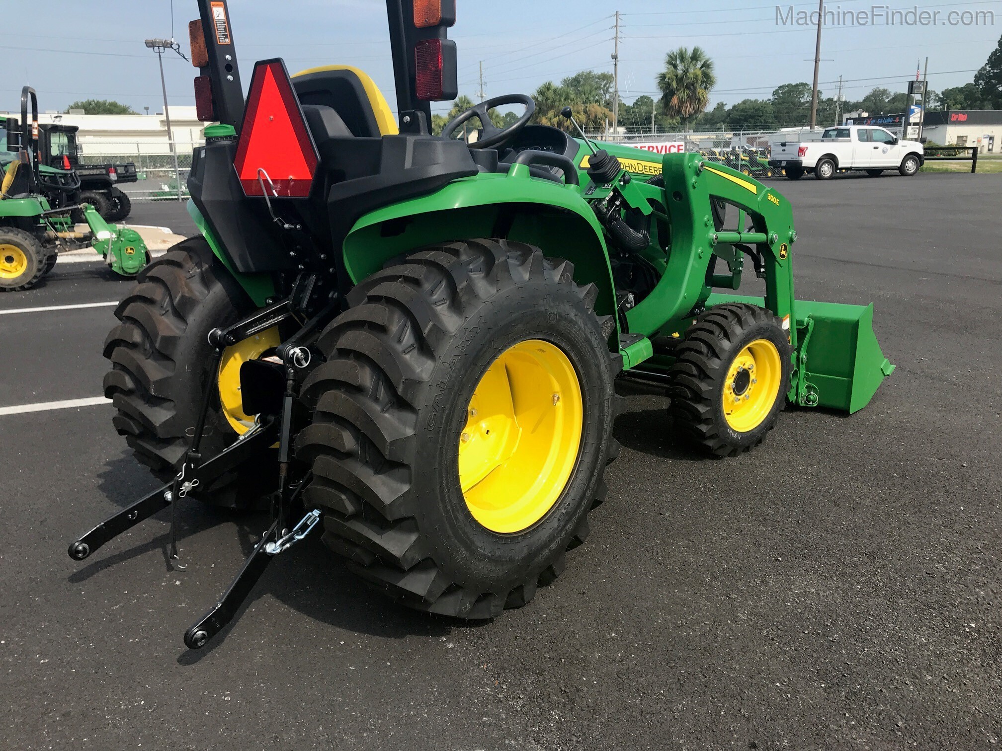 2020 John Deere 3025E Image 5