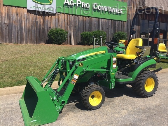 2020 John Deere 1025R PACKAGE DEAL Image 3
