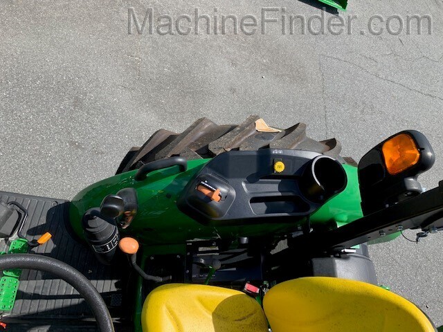 2020 John Deere 5075E Image 2
