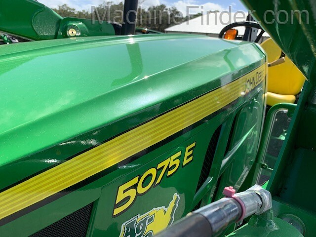 2020 John Deere 5075E Image 12