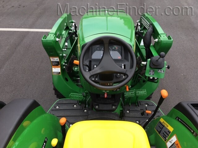 2020 John Deere 3035D Image 4