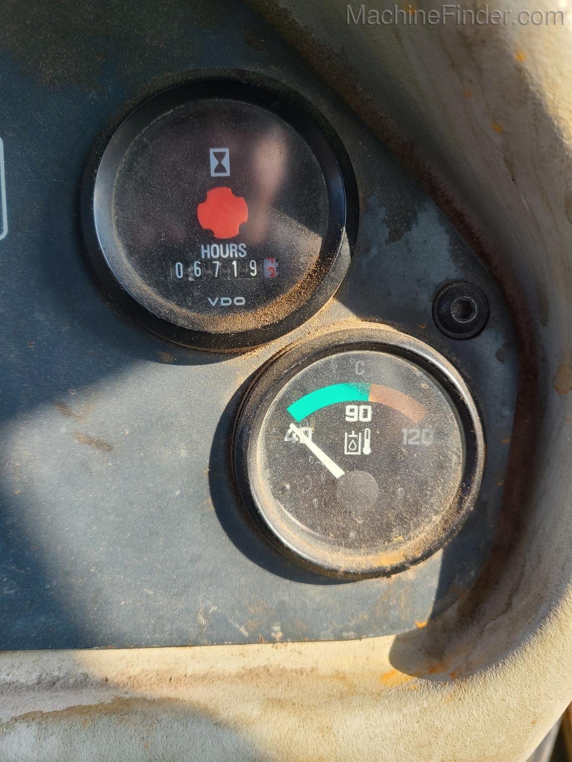 2009 John Deere 1050J Image 6