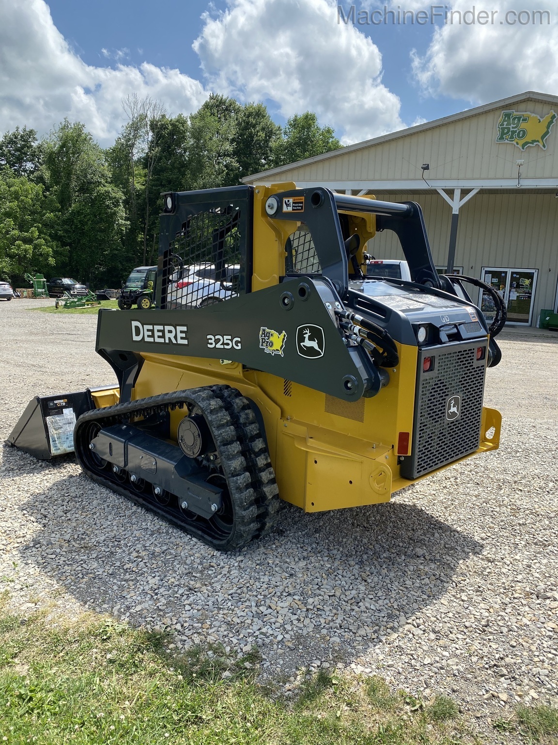 2020 John Deere 325G Image 2