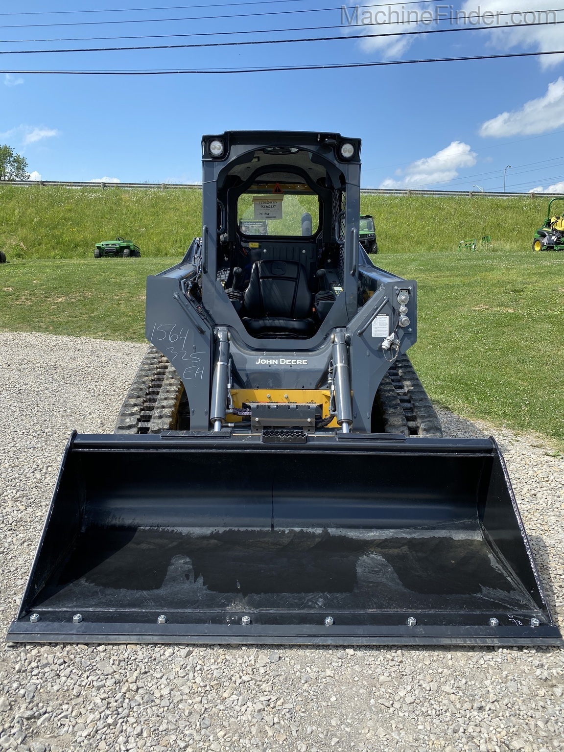 2020 John Deere 325G Image 4