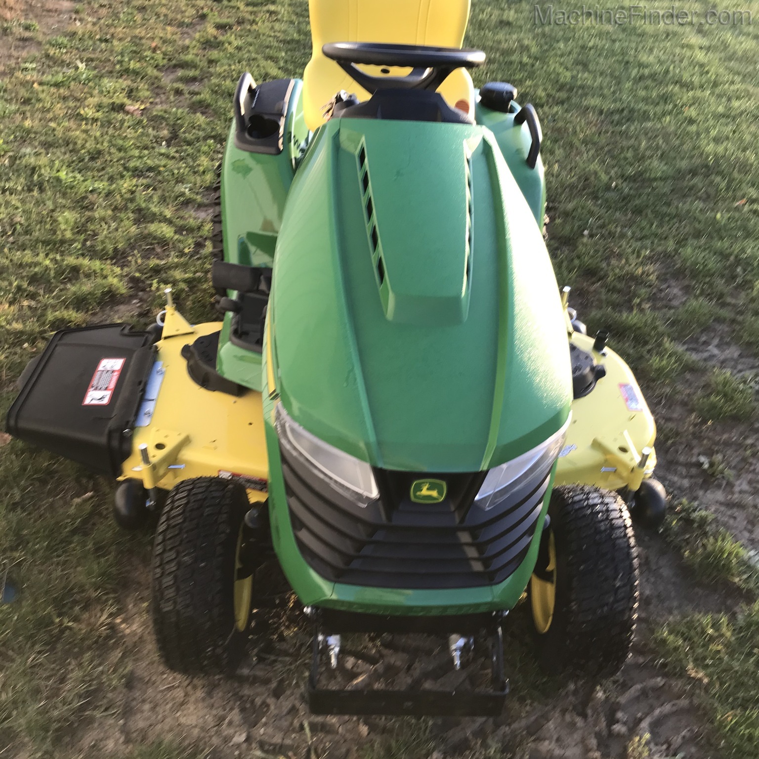 2020 John Deere X590 Image 3