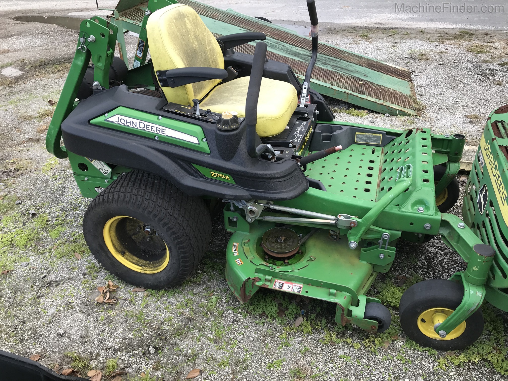 2015 John Deere Z915B Image 5