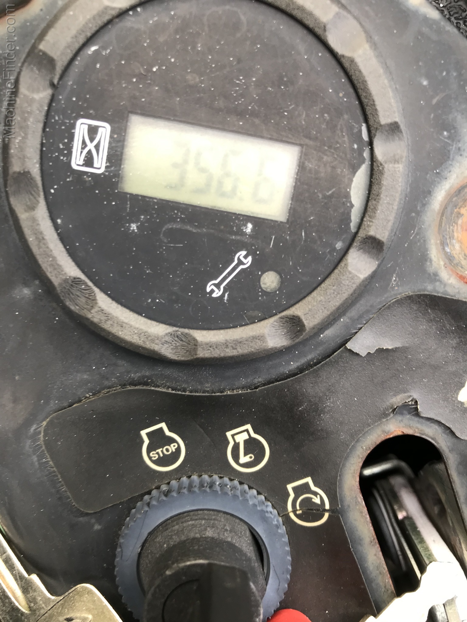 2015 John Deere Z915B Image 2