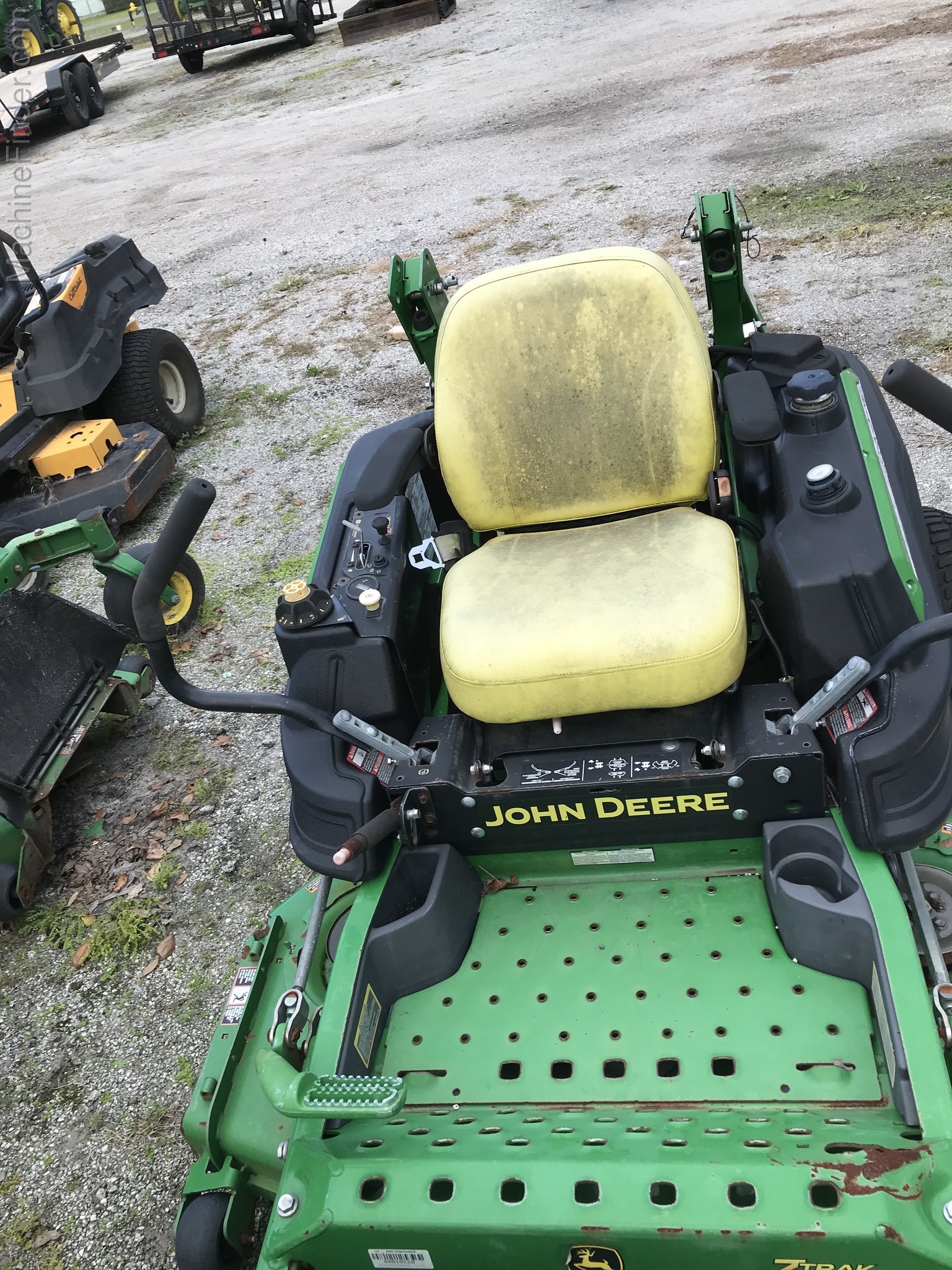 2015 John Deere Z915B Image 6