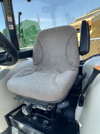 2010 John Deere 4520 Image 8