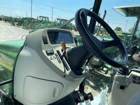 2010 John Deere 4520 Image 9