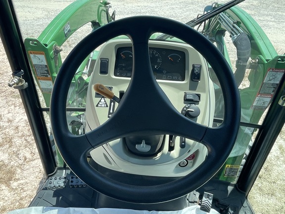 2010 John Deere 4520 Image 13