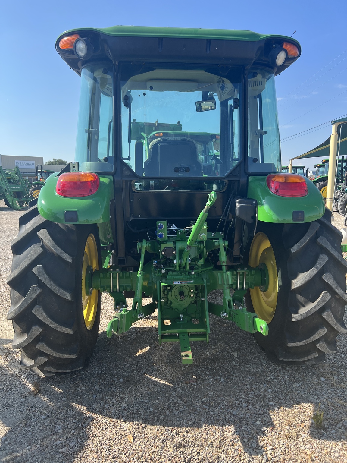 2019 John Deere 5075E Image 2