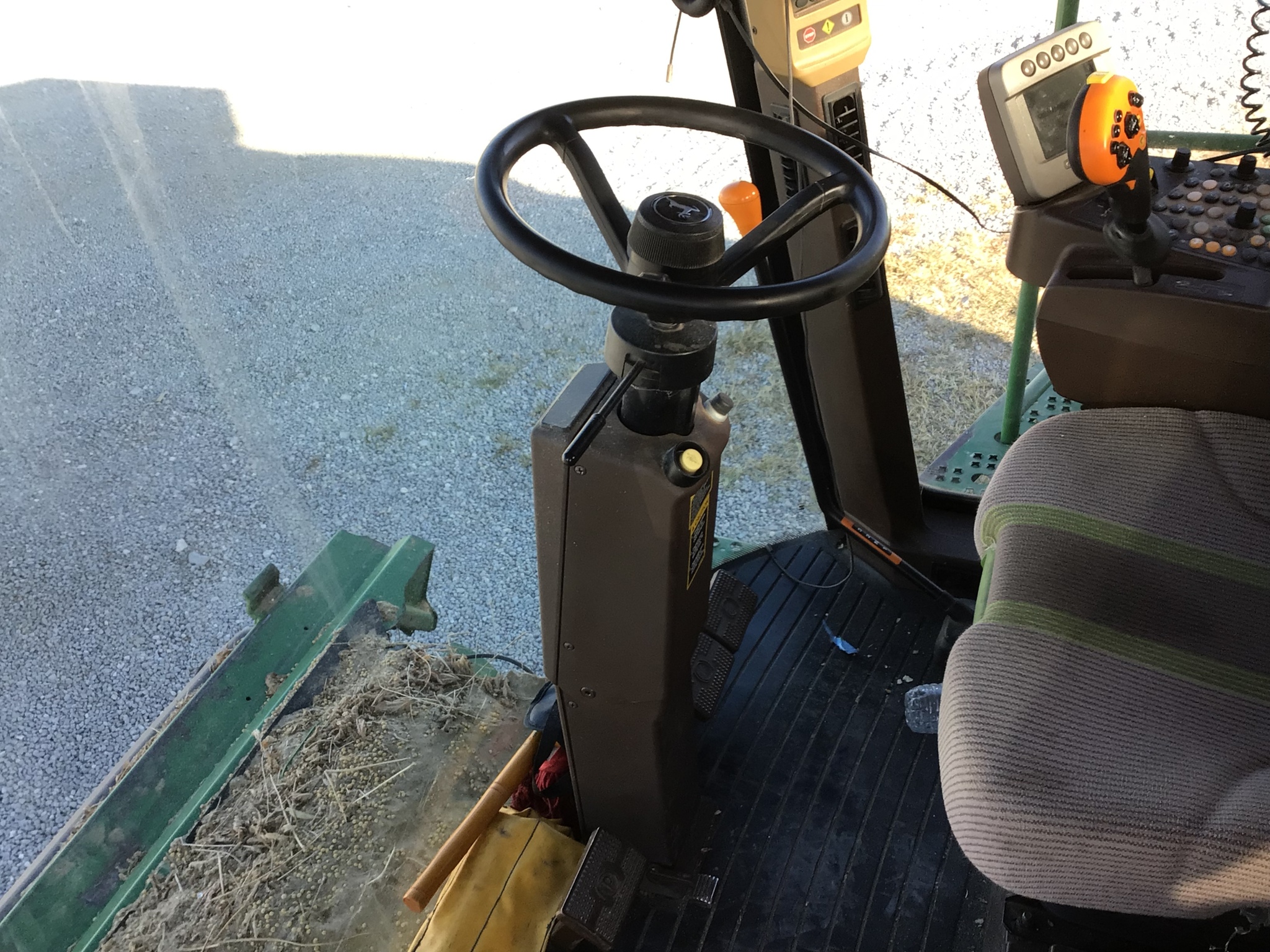 2010 John Deere 9570 STS Image 4