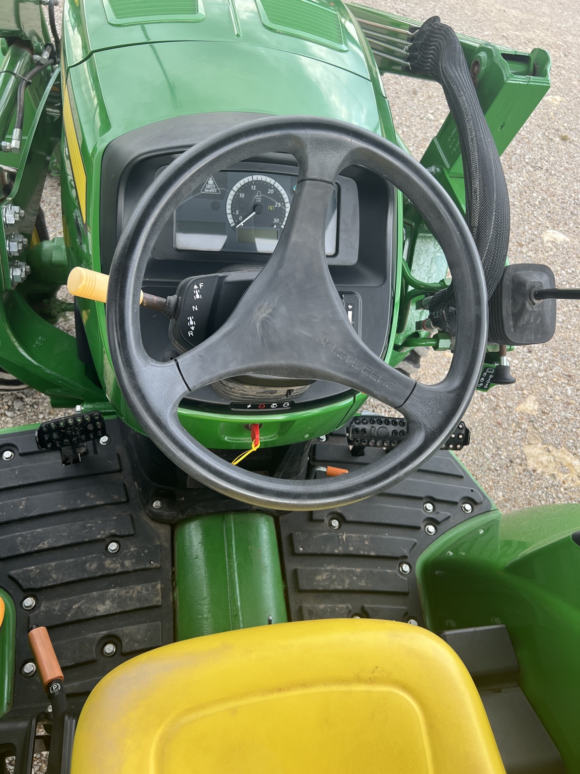 2019 John Deere 4044M Image 6