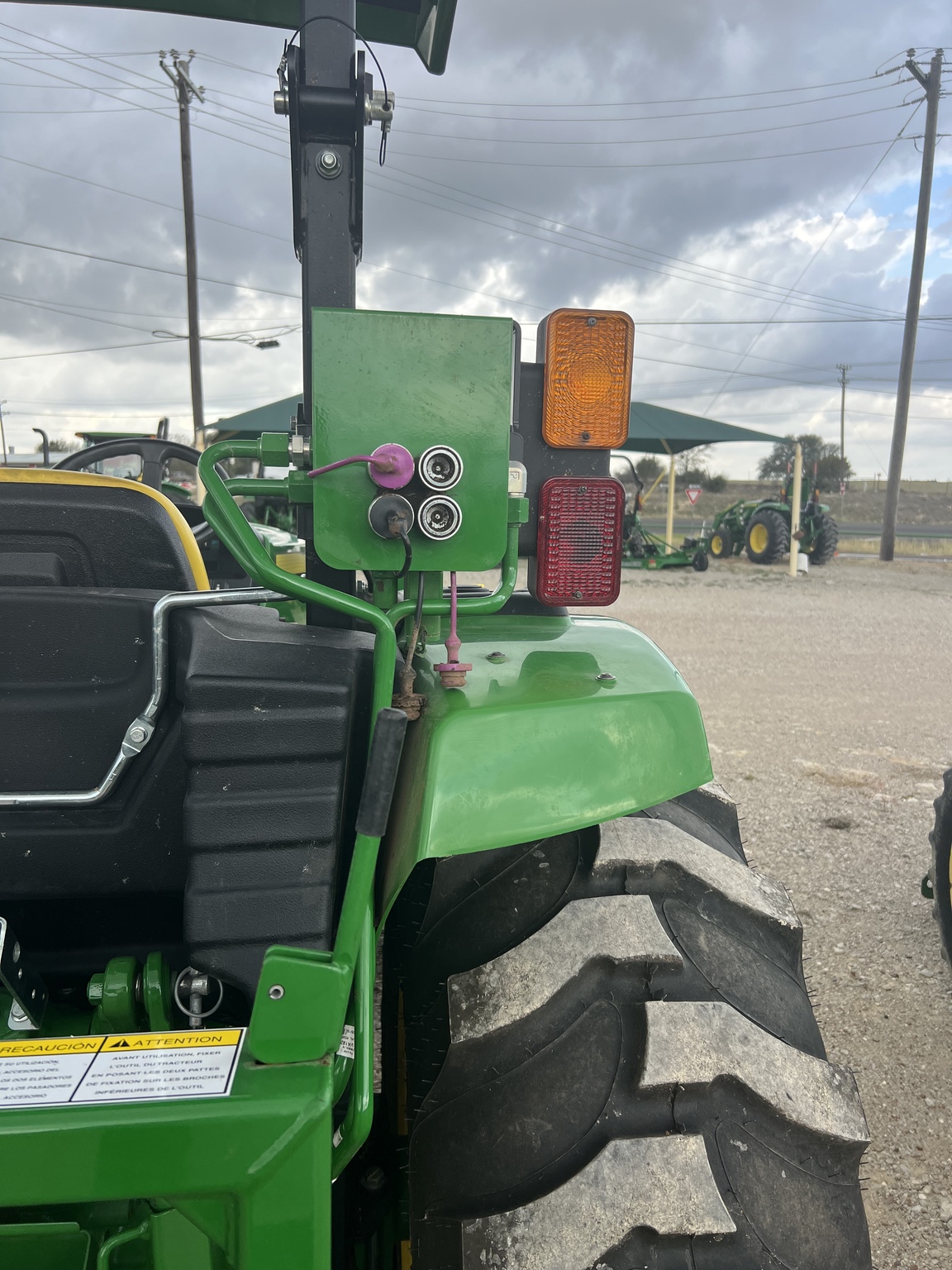 2019 John Deere 4044M Image 7