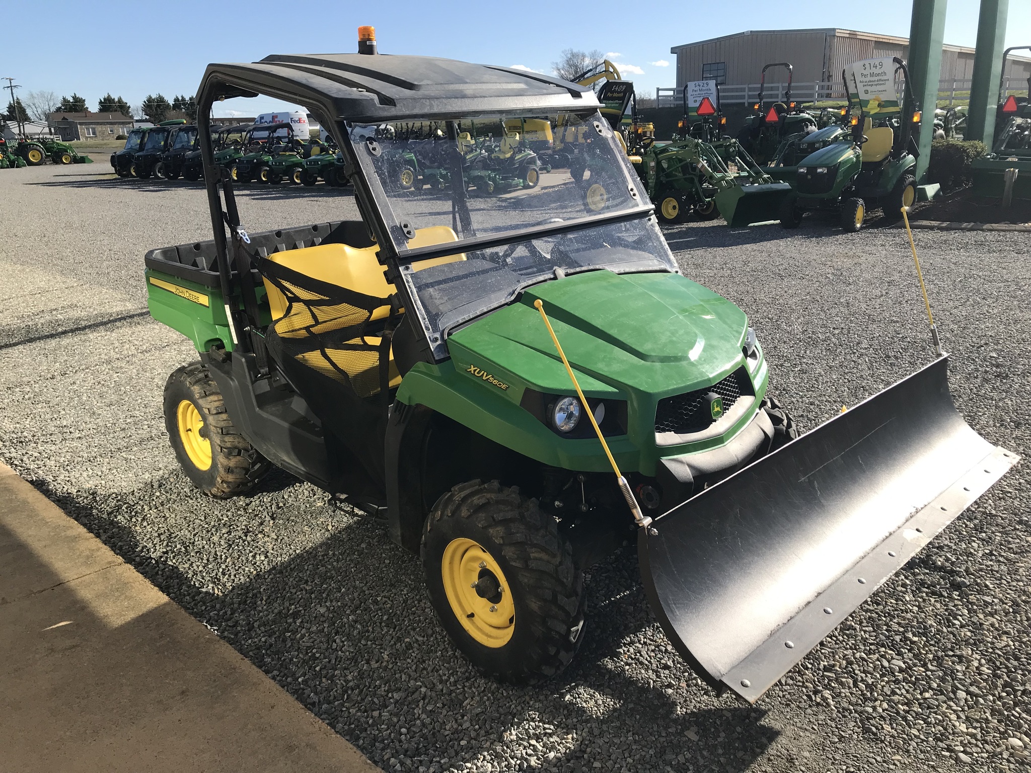2019 John Deere 560E Image 3