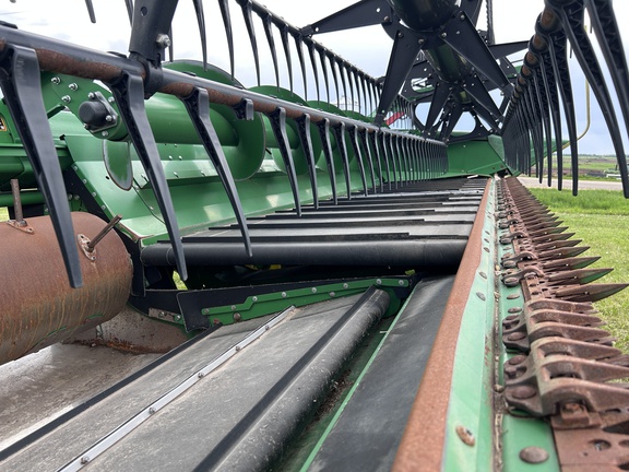 Used 2020 John Deere 730D Combine Platforms at Horizon Ag & Turf in Barrhead, AB - Photo17