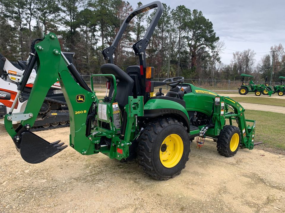 2021 John Deere 2025R Image 4