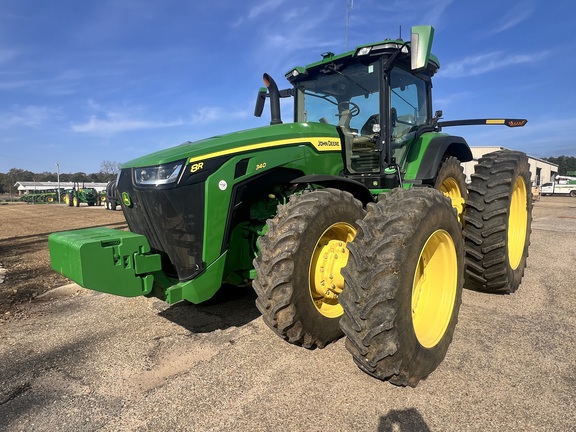 2022 John Deere 8R 340 Photo 1