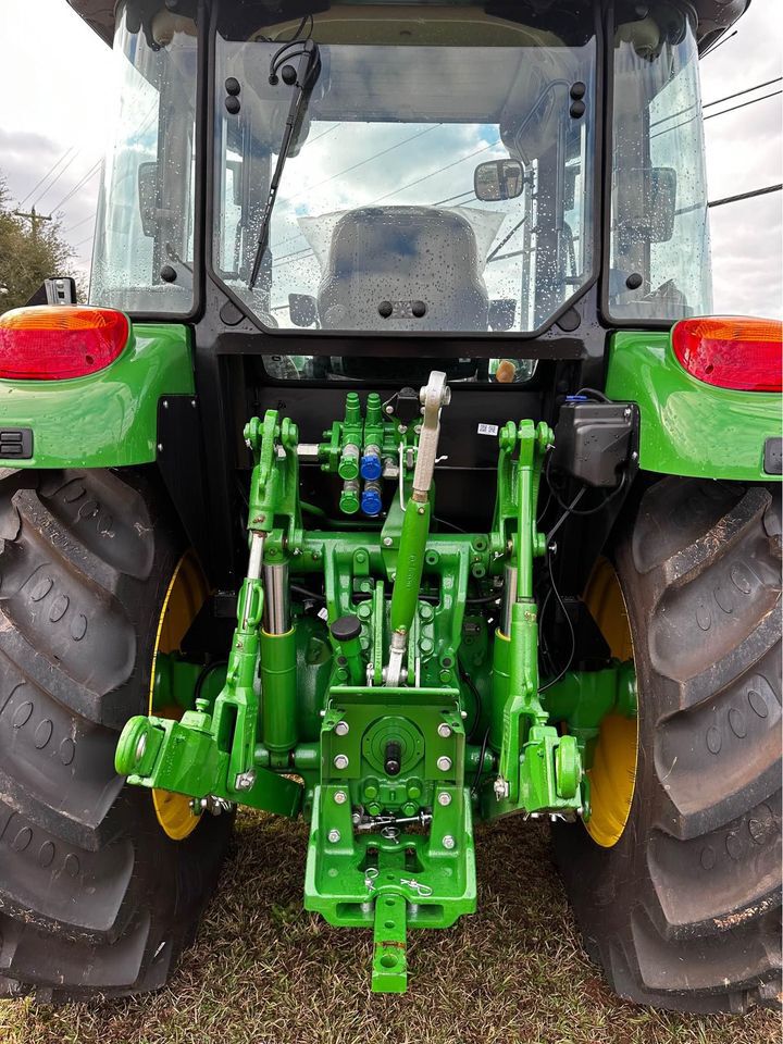 2024 John Deere 5075M Image 4
