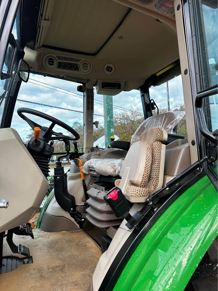 2024 John Deere 5075M Image 9