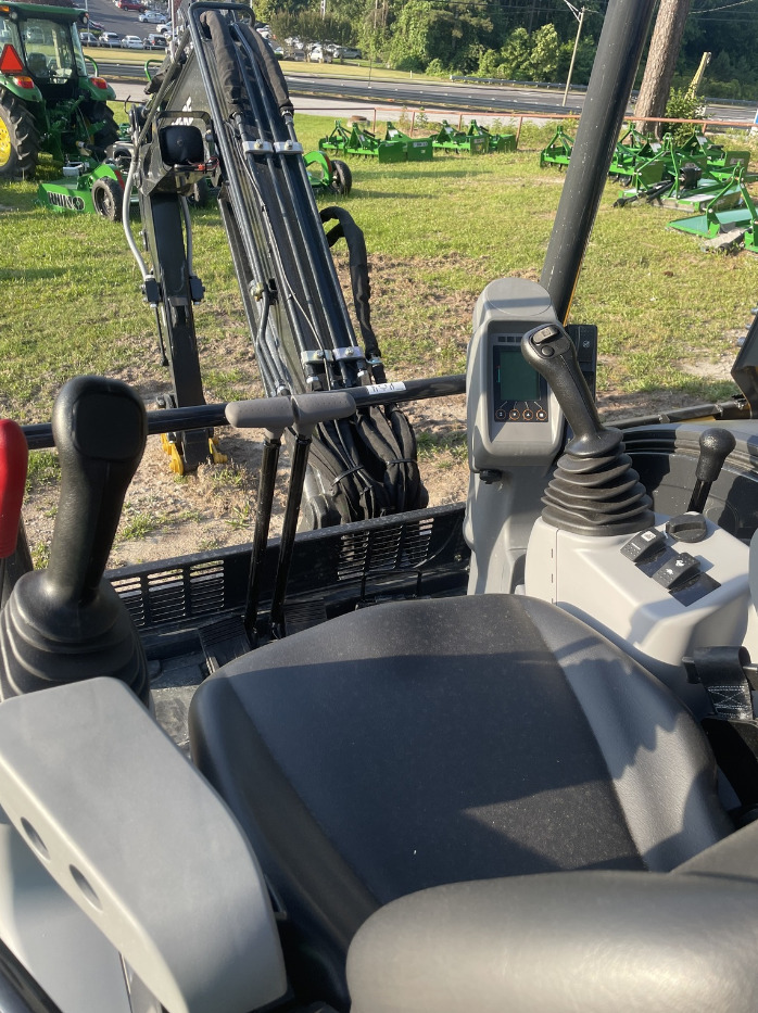 2023 John Deere 35G Image 3