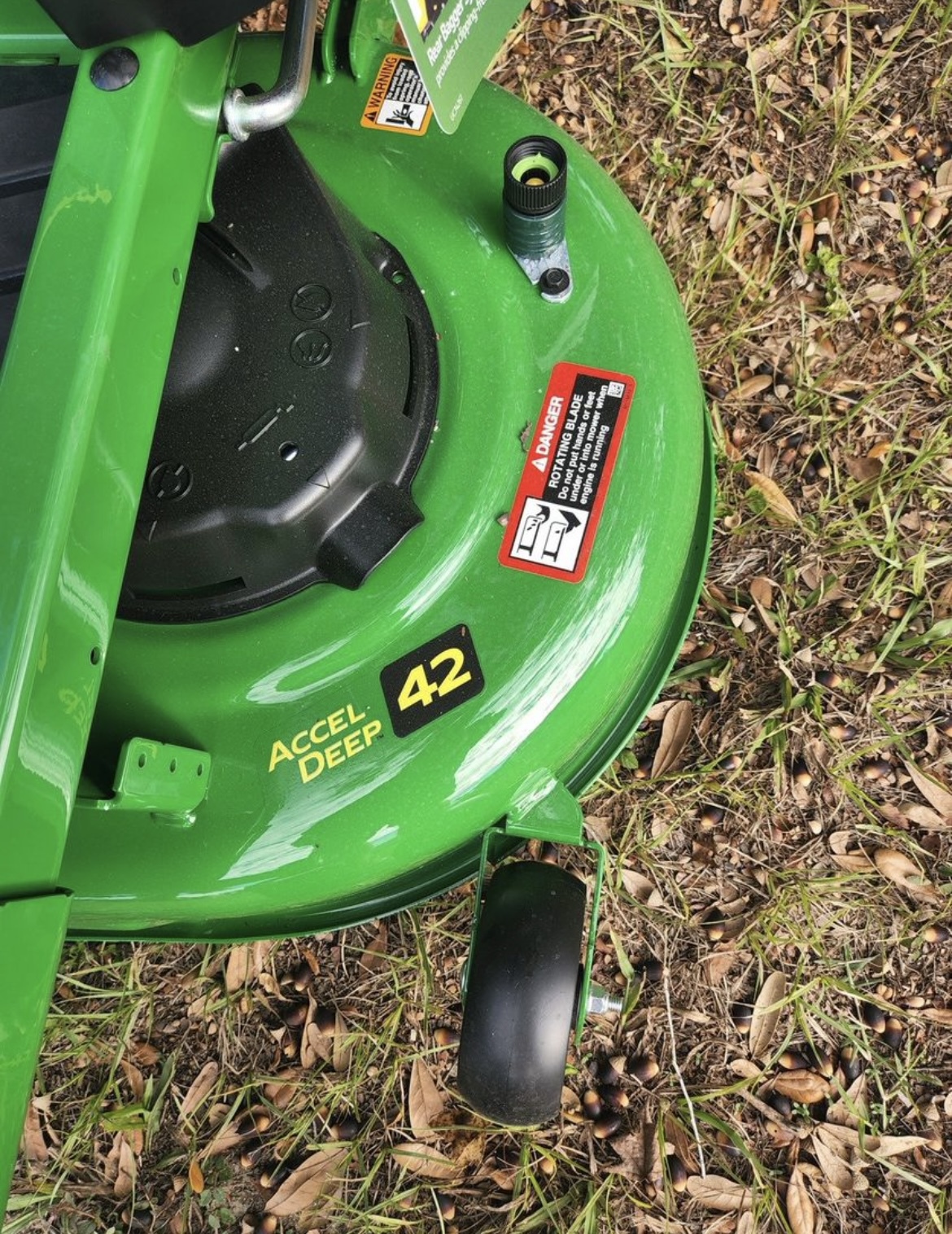 2025 John Deere Z320R Image 5
