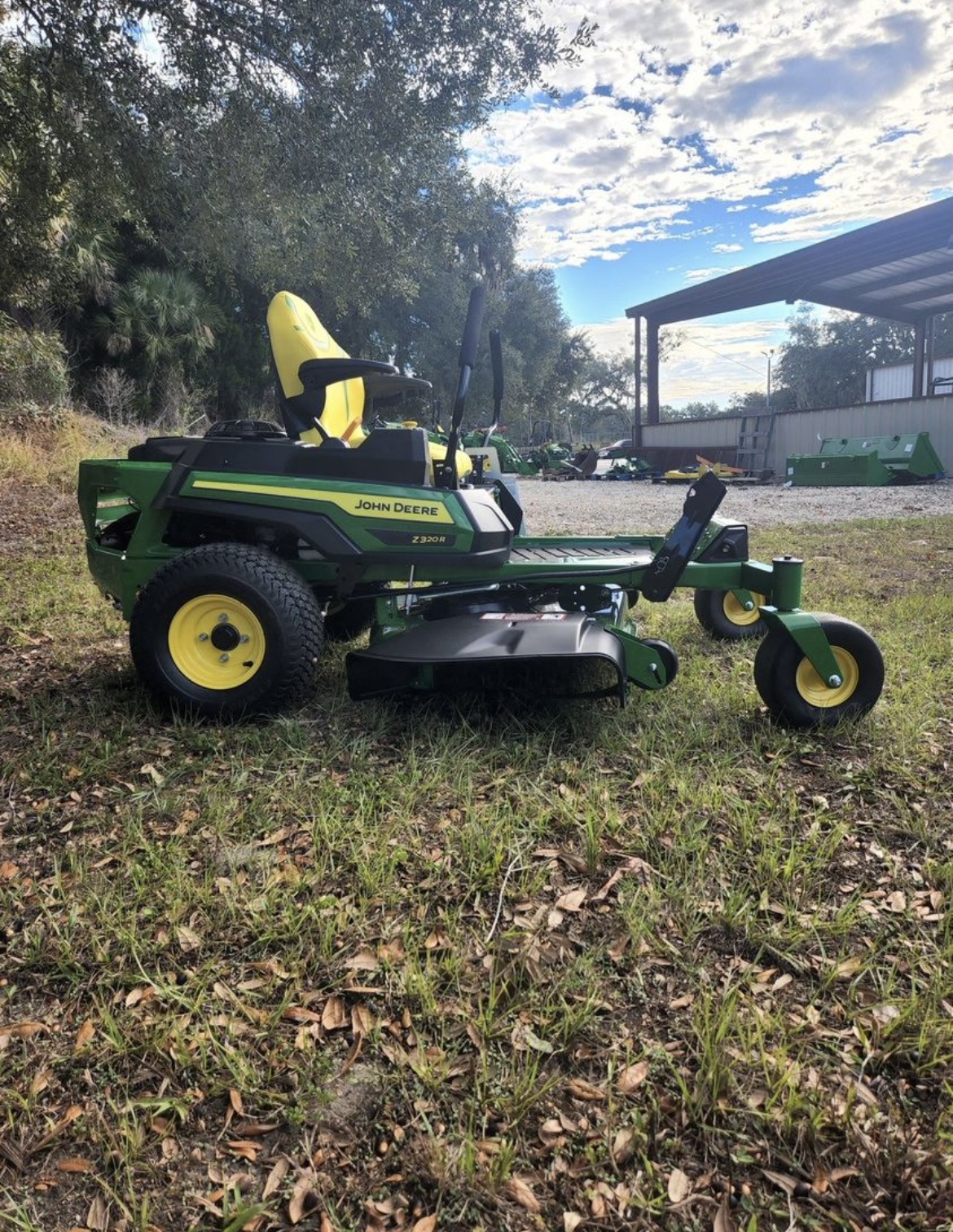 2025 John Deere Z320R Image 1