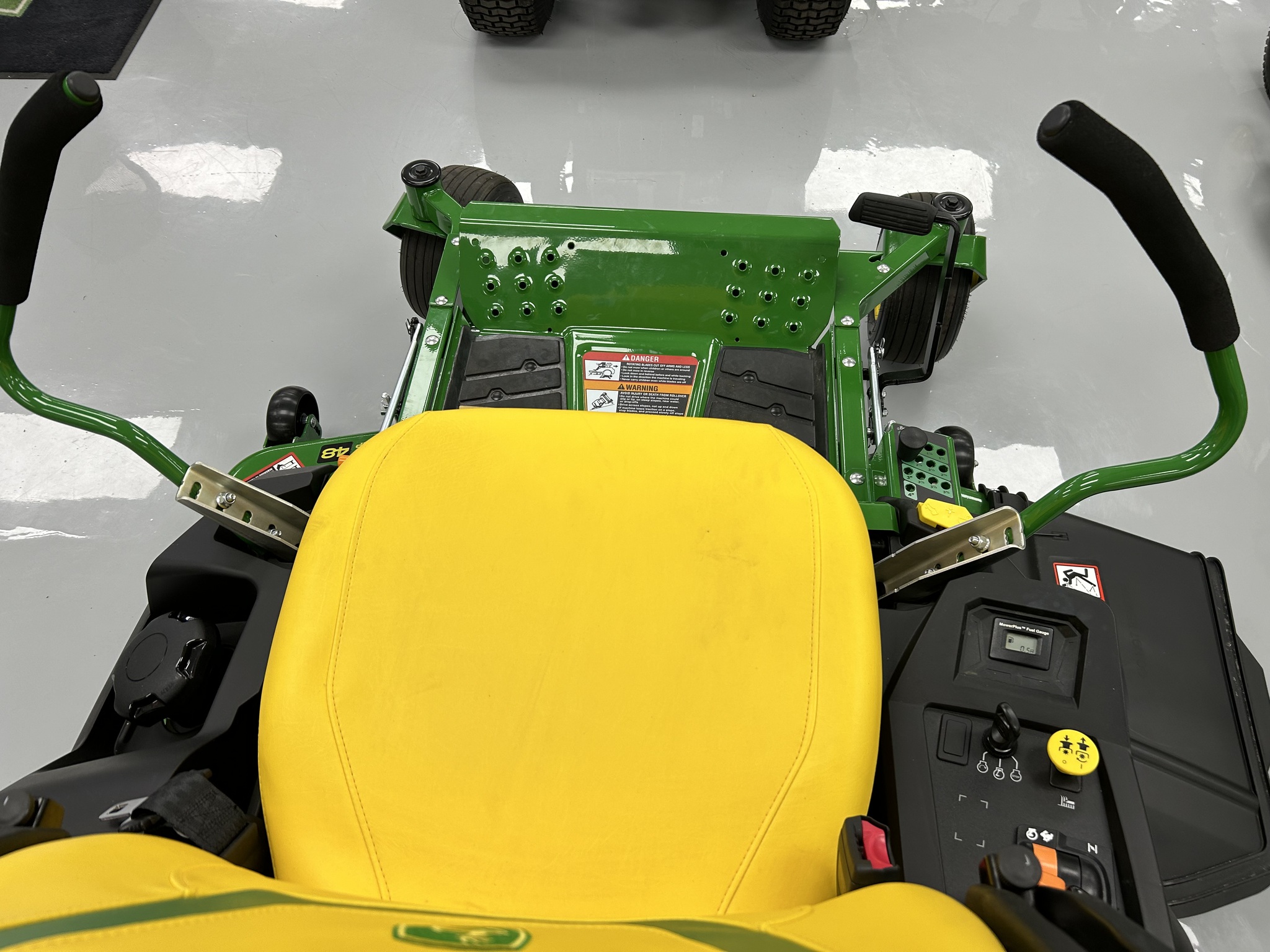 2025 John Deere Z530M Image 5