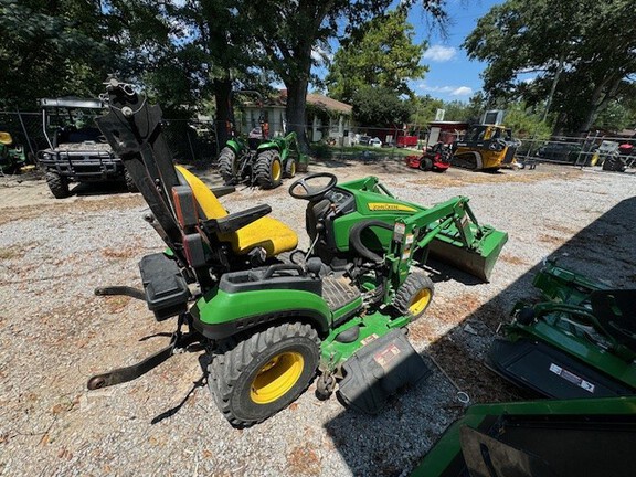2016 John Deere 1025R Photo 5