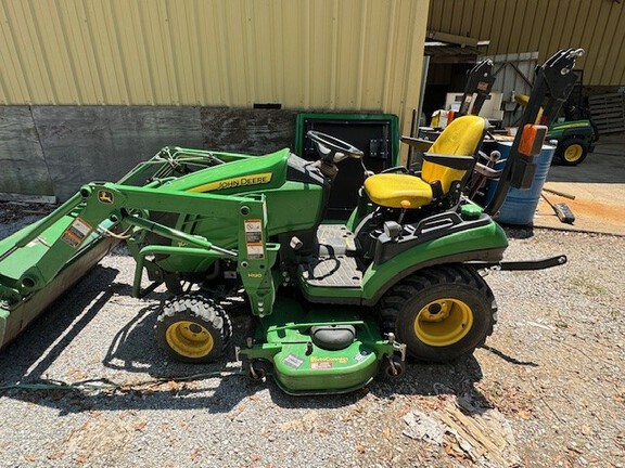 2016 John Deere 1025R Photo 3